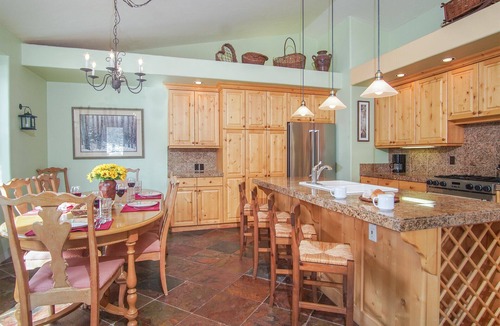 Ketchum House | #215A-Great Location on the Bike/Ski path with garage: 10 minute Walk to Town & Lifts