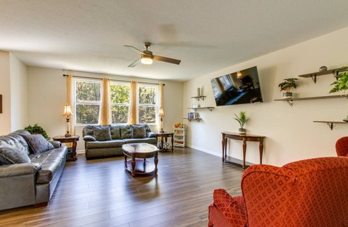 Johnstown House | 218 m² House ∙ 3 bedrooms ∙ 14 guests