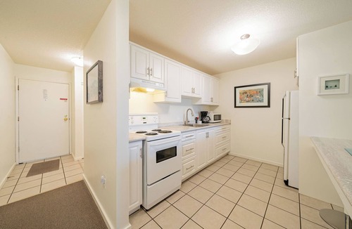 Regional District of Nanaimo Condo | #221 Lower Beach View Suite at Shorewater Resort, Qualicum Beach