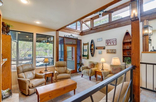McQueeney House | 222 m² House ∙ 3 bedrooms ∙ 8 guests