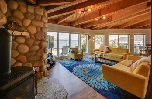 Sandpoint House | 222 m² House ∙ 4 bedrooms ∙ 12 guests