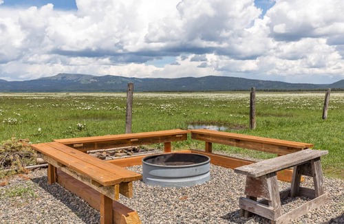 Island Park Cabin | 223 m² Cabin ∙ 4 bedrooms ∙ 10 guests