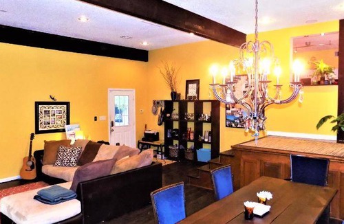 Jonesboro House | 223 m² House ∙ 3 bedrooms ∙ 6 guests