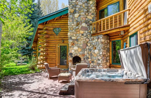 Hailey House | 227 m² House ∙ 2 bedrooms ∙ 6 guests
