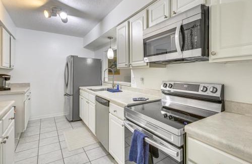 Destrehan House | 23 Mi to NOLA Cozy and Quaint Destrehan Townhome