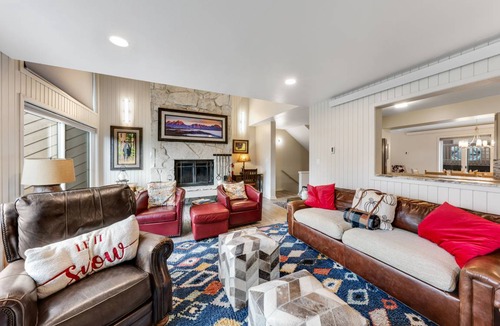 Teton Village Condo | 230 m² Condo ∙ 4 bedrooms ∙ 13 guests