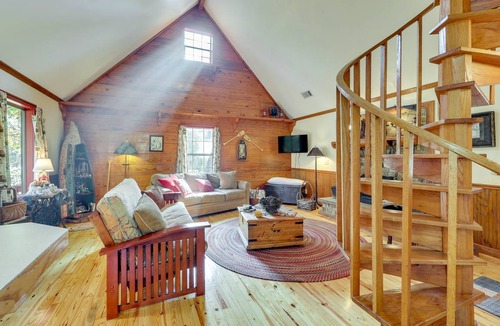 Pine Ridge House | 232 m² House ∙ 2 bedrooms ∙ 10 guests