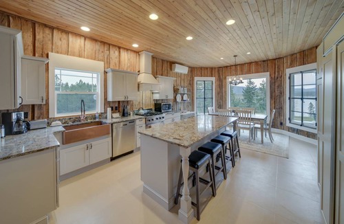 Loon Lake House | 232 m² House ∙ 4 bedrooms ∙ 11 guests