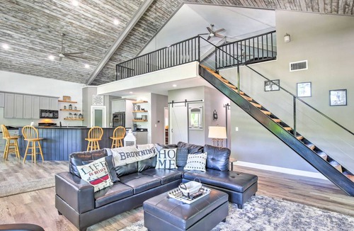 McQueeney House | 232 m² House ∙ 4 bedrooms ∙ 8 guests