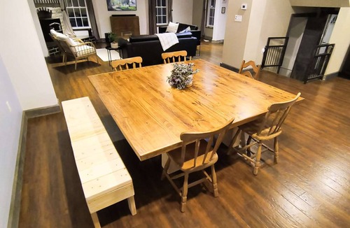 Boone County House | 232 m² House ∙ 4 bedrooms ∙ 12 guests