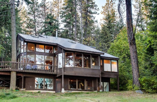 Spirit Lake House | 232 m² House ∙ 4 bedrooms ∙ 8 guests