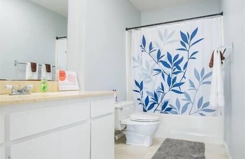 Bankers Hill House | 2330/B Comfy 2 bed dual master with Backyard!