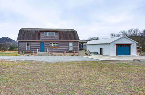 Hartsville House | 241 m² House ∙ 3 bedrooms ∙ 10 guests