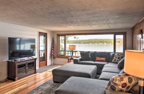Diamond Lake House | 241 m² House ∙ 5 bedrooms ∙ 14 guests
