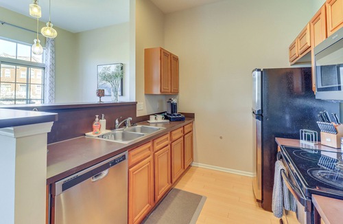 Northville Apartment | 25 Mi to Detroit: Townhome w/Smart TV!
