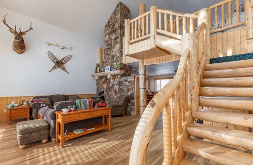 St. Anthony Cabin | 252 m² Cabin ∙ 4 bedrooms ∙ 10 guests