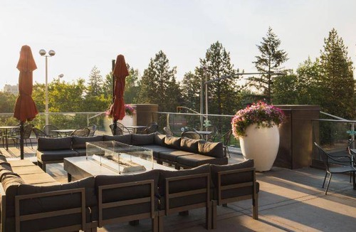 Riverside Hotel | 252 m² Hotel ∙ 127 guests