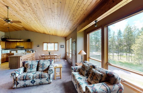 Big Sky House | 255 m² House ∙ 4 bedrooms ∙ 8 guests