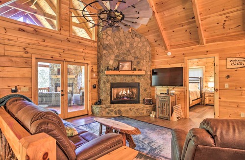 Mineral Bluff House | 256 m² House ∙ 2 bedrooms ∙ 6 guests