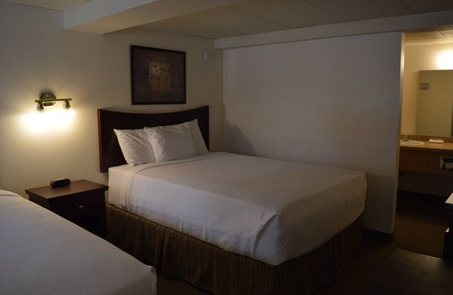 Columbia Falls Hotel | #26 TWO QUEEN BEDS in hotel with WiFi, AC in enchanting C. Falls. 20 mi to GNP