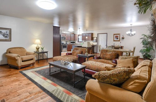 Spearfish Cabin | 263 m² Cabin ∙ 5 bedrooms ∙ 12 guests
