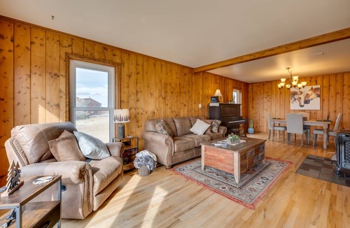 Laramie House | 278 m² House ∙ 4 bedrooms ∙ 6 guests