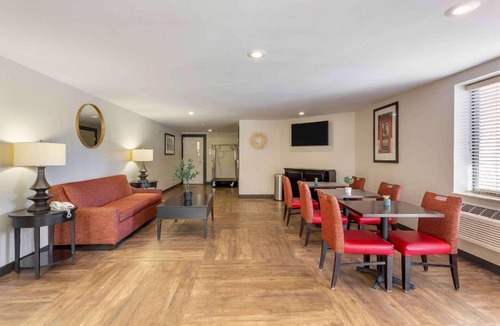 Middleburg Heights Hotel | 28 m² Hotel ∙ 127 guests