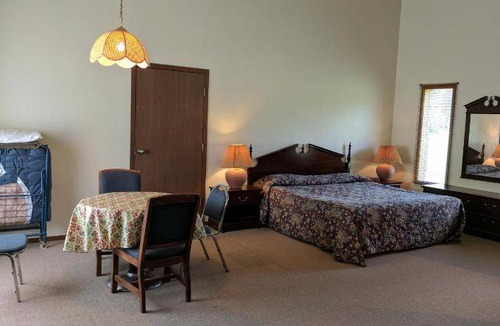 Clinton Hotel | 28 m² Motel ∙ 4 guests