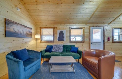 La Grange House | 28 Mi to Downtown Louisville Serene Farm Getaway
