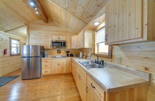 La Grange House | 28 Mi to Downtown Louisville Serene Farm Getaway