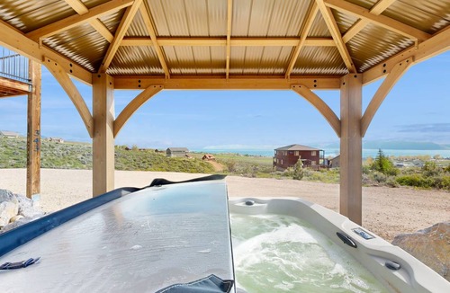 Sweetwater House | 280 m² House ∙ 5 bedrooms ∙ 17 guests