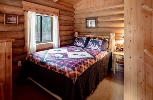 Bigfork Cabin | 29 m² Cabin ∙ 4 guests