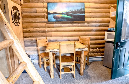 Bigfork Cabin | 29 m² Cabin ∙ 6 guests
