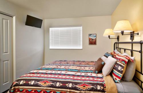 Moab South Valley Apartment | 2A Relaxing Redcliff Condo
