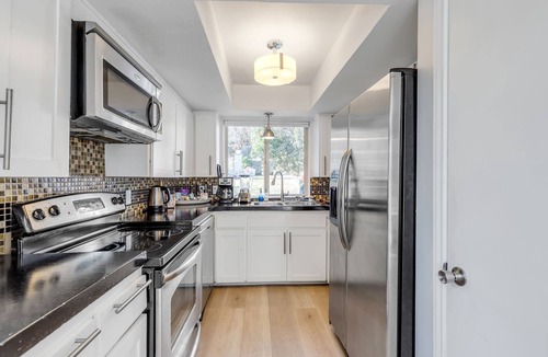 Scenic View West Condo | 2b1b Hidden Oasis in the Hills - Close to Downtown