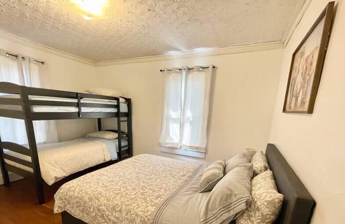 Shelbyville House | 2bd/1ba Home in Shelbyville, 10 min to Casino!