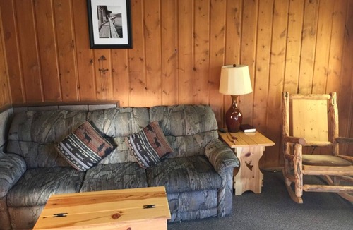 West Yellowstone Cabin | 2bd/1ba, Park 520 Hotel #