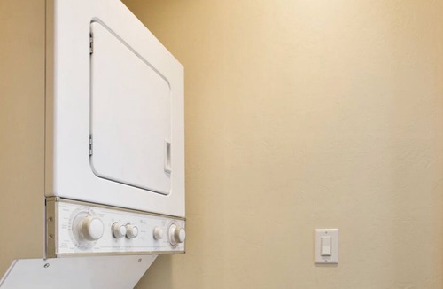 Jackson House | 2BD/2BA Modern Ski Condo, Walking Distance Downtown Jackson