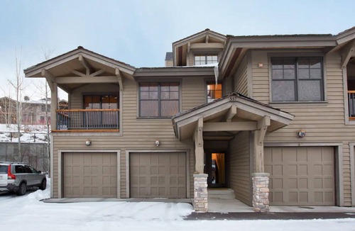 Jackson House | 2BD/2BA Modern Ski Condo, Walking Distance Downtown Jackson