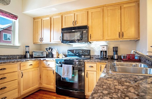 Hailey Condo | 2BD Sweetwater Condo - Community Park, Pool + Hot Tub