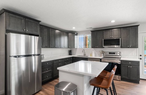 St. Charles Apartment | 2BR/2BA Condo near Bear Lake