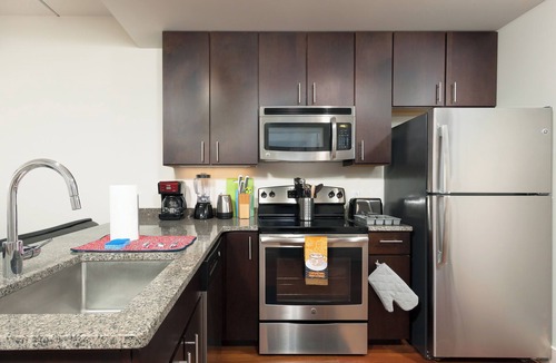 Center City West Apartment | 2BR Apartment near Rittenhouse