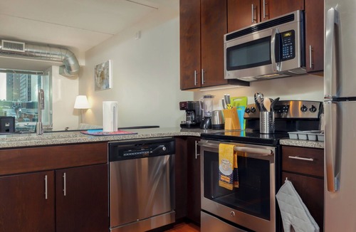 Center City West Apartment | 2BR Apartment near Rittenhouse