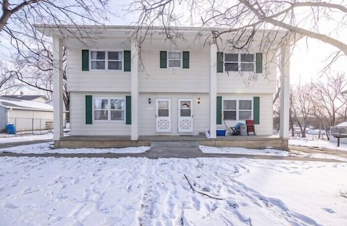 Berwick House | 2BR Cozy Townhouse WDM/Clive!