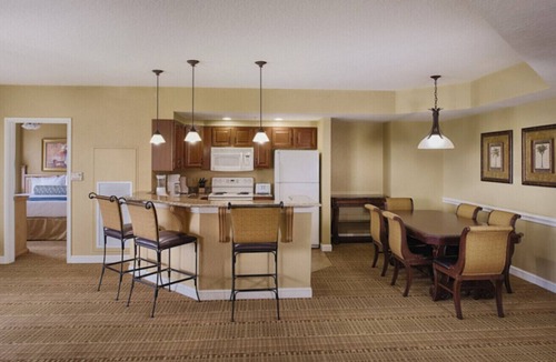 Lake Buena Vista Resort | 2BR-Dlx Inside Disney Gates-5 Pools, Lazy Rivers, Pay 25% Deposit