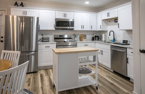 Durham House | 2BR Durham/West End House with Spare Room