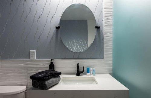 Merriwether House | 2BR Haven: Remodeled Gem!