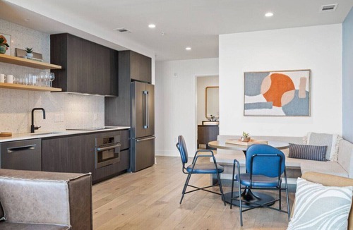 Rainey Street Historic District Apartment | 2BR Lux Highrise + Austin + Vibrant Rainey St