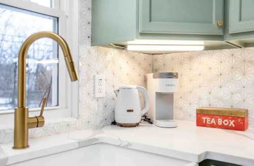 Berkley House | 2BR Near Beaumont and Downtown Berkley Sleeps 6