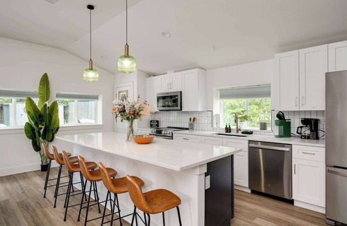 Blanco House | 3/2, Private hot tub, fireplace, firepit